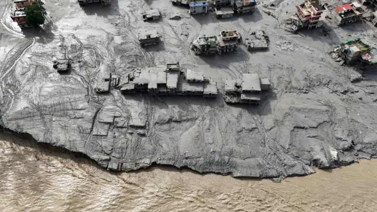 Nepal'deki selde can kaybı 332'ye çıktı