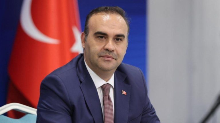 Bakan Kacır: Kamu yatırımlarının yüzde 2'sini yapay zeka projelerine ayıracağız