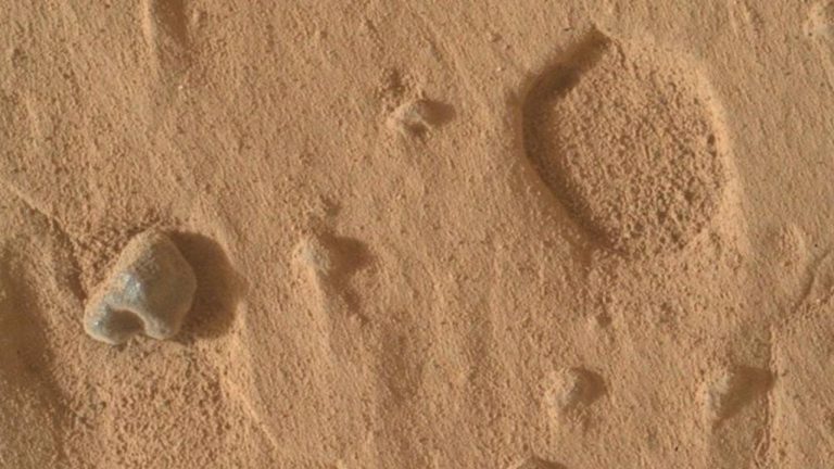 NASA Mars'a 5 delik açtı: Kraterler beklenmeyen bir sırrı ortaya çıkardı