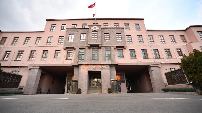 Zeytindalı harekat bölgesinde rahatsızlanan asker şehit oldu