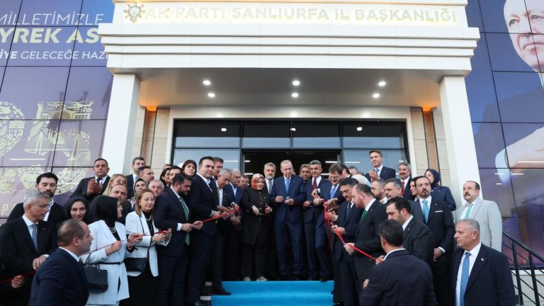 Cumhurbaşkanı Erdoğan, AK Parti Şanlıurfa İl Başkanlığının açılışını gerçekleştirdi