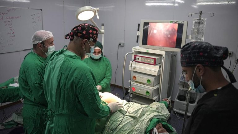 Gazze'de hasta ve yaralıların tahliyesi 8 yıl sürecek