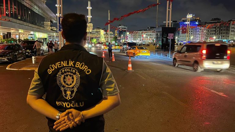 İstanbul'da çeşitli suçlardan aranan 640 kişi yakalandı