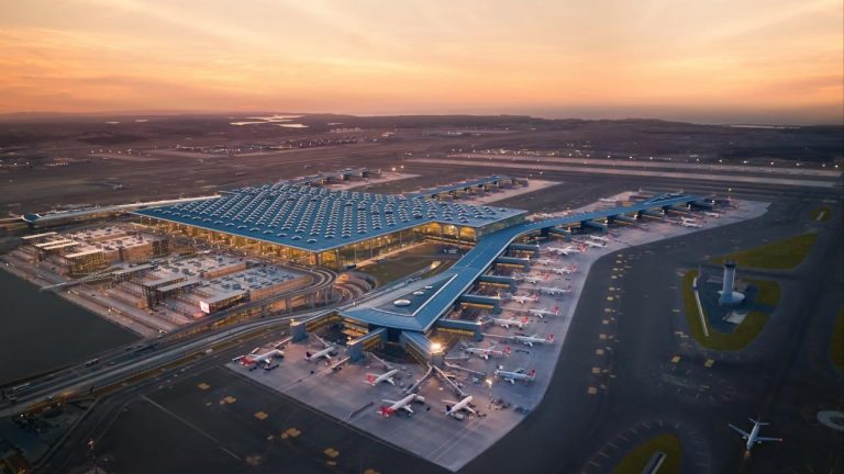 Türkiye'deki havalimanlarında 193 milyondan fazla yolcu taşındı