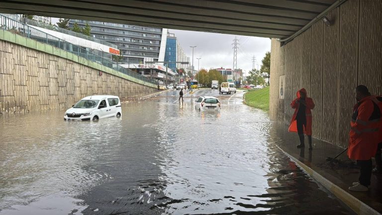 İstanbul'da can kaybı 4'e yükseldi